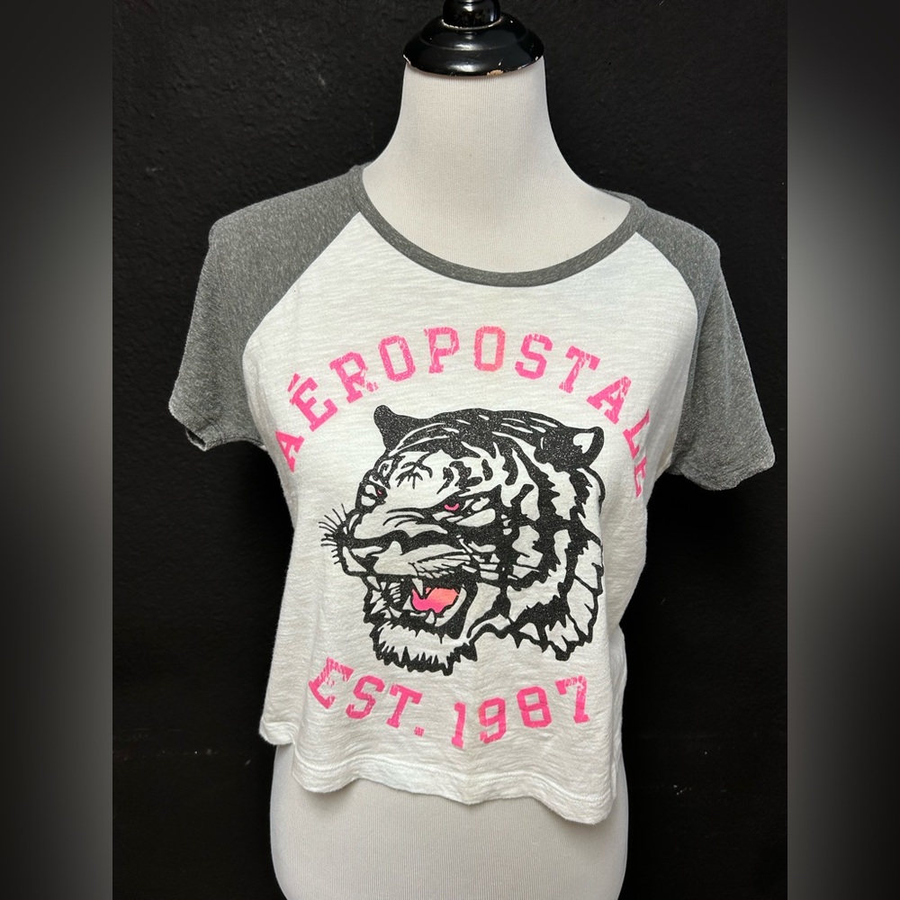 Aeropostale Medium White & Fluorescent Pink Tigers Crop Tee T Shirt